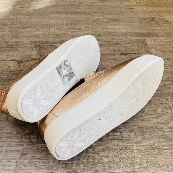 BCBG Women’s Metallic Casey Shoes Size 8 - Picture 7 of 7